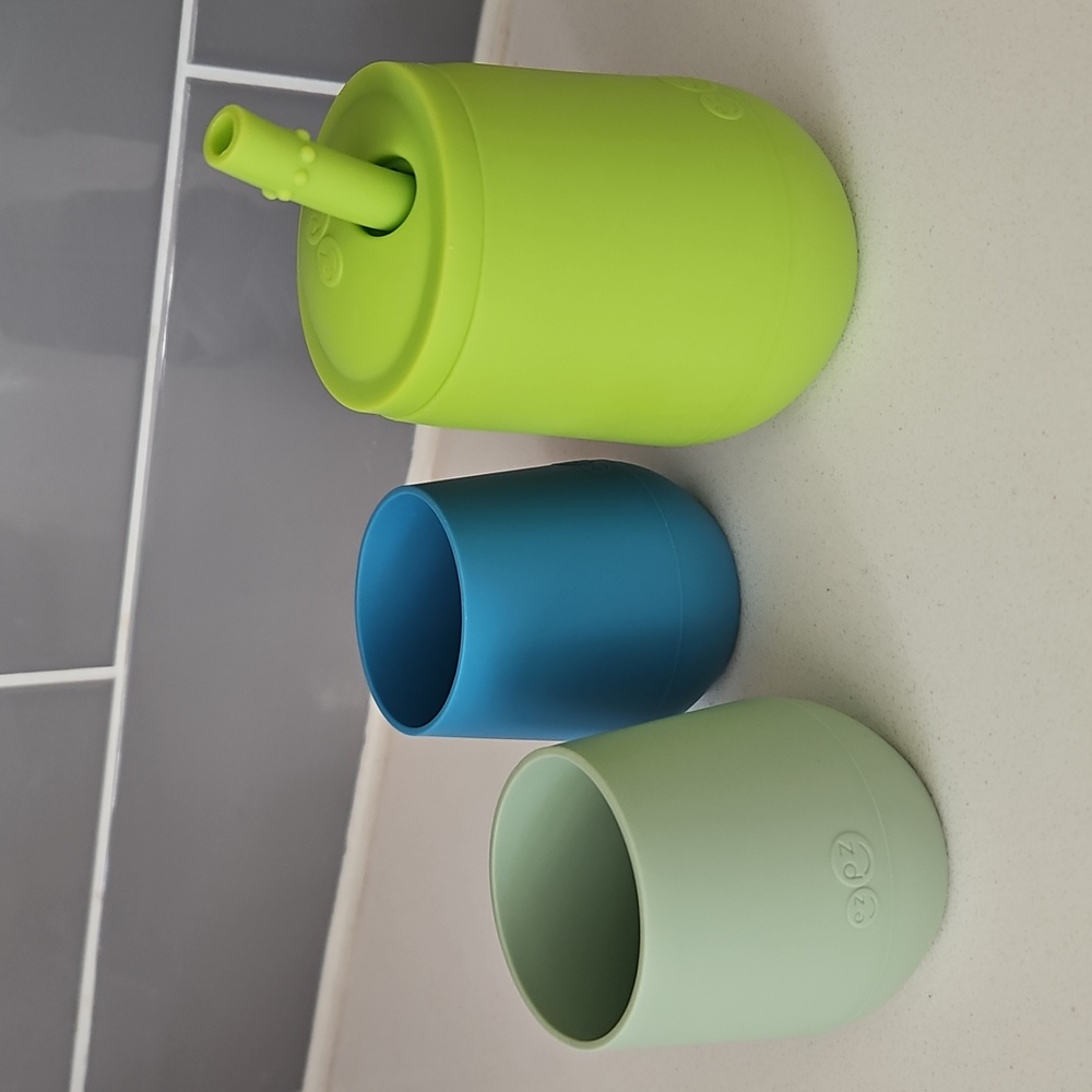 EUC Ezpz Silicone Cup Trio